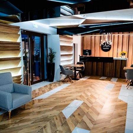 Hotel Goya Boutique Тиргу-Жіу Екстер'єр фото
