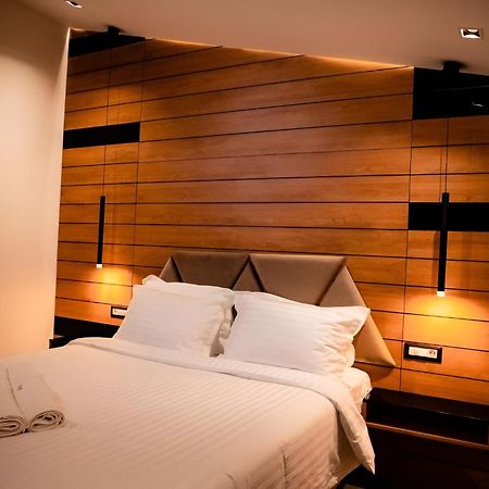Hotel Goya Boutique Тиргу-Жіу Екстер'єр фото