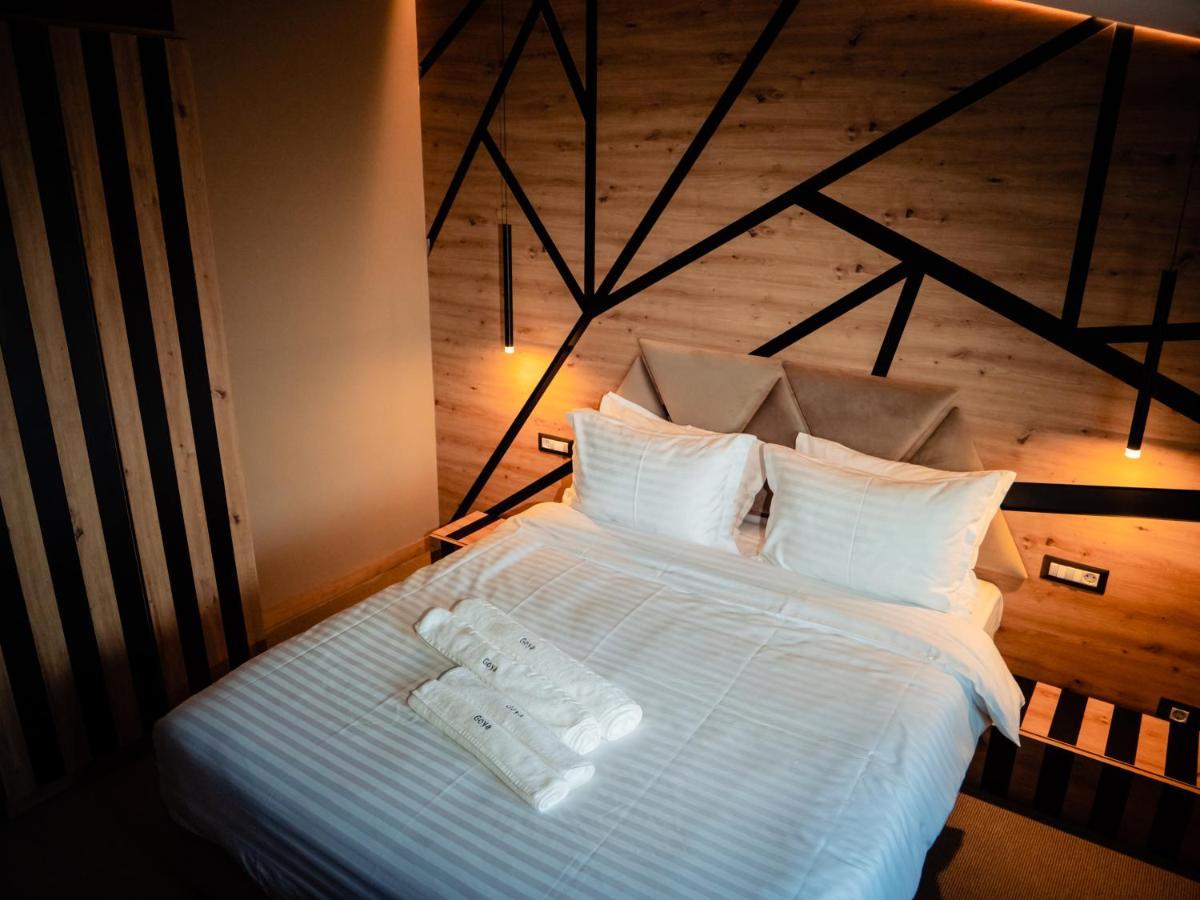 Hotel Goya Boutique Тиргу-Жіу Екстер'єр фото