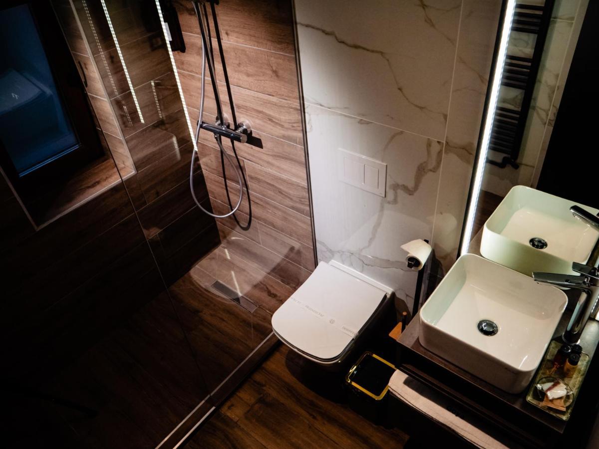 Hotel Goya Boutique Тиргу-Жіу Екстер'єр фото