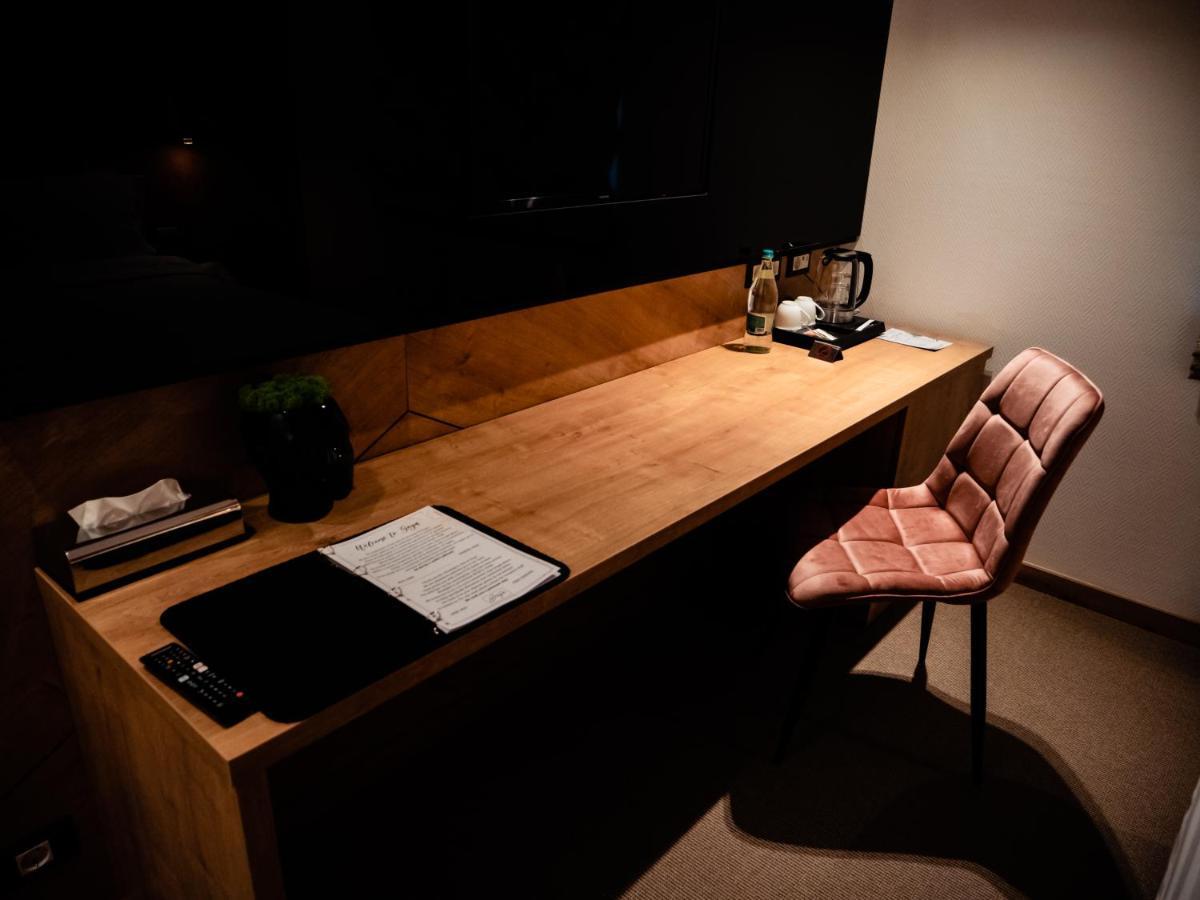 Hotel Goya Boutique Тиргу-Жіу Екстер'єр фото