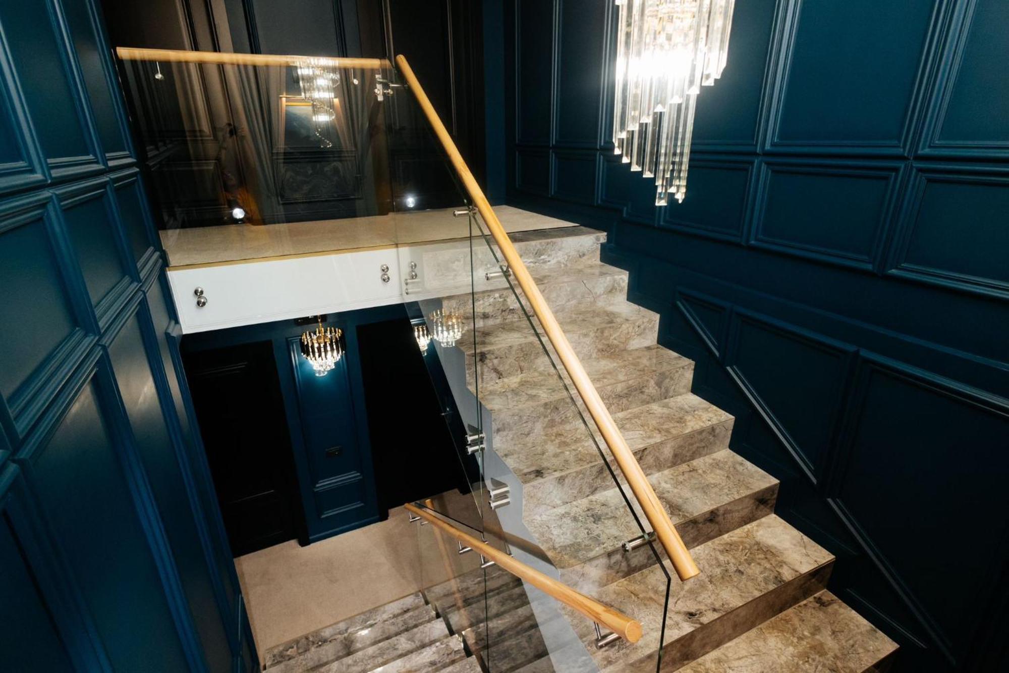 Hotel Goya Boutique Тиргу-Жіу Екстер'єр фото