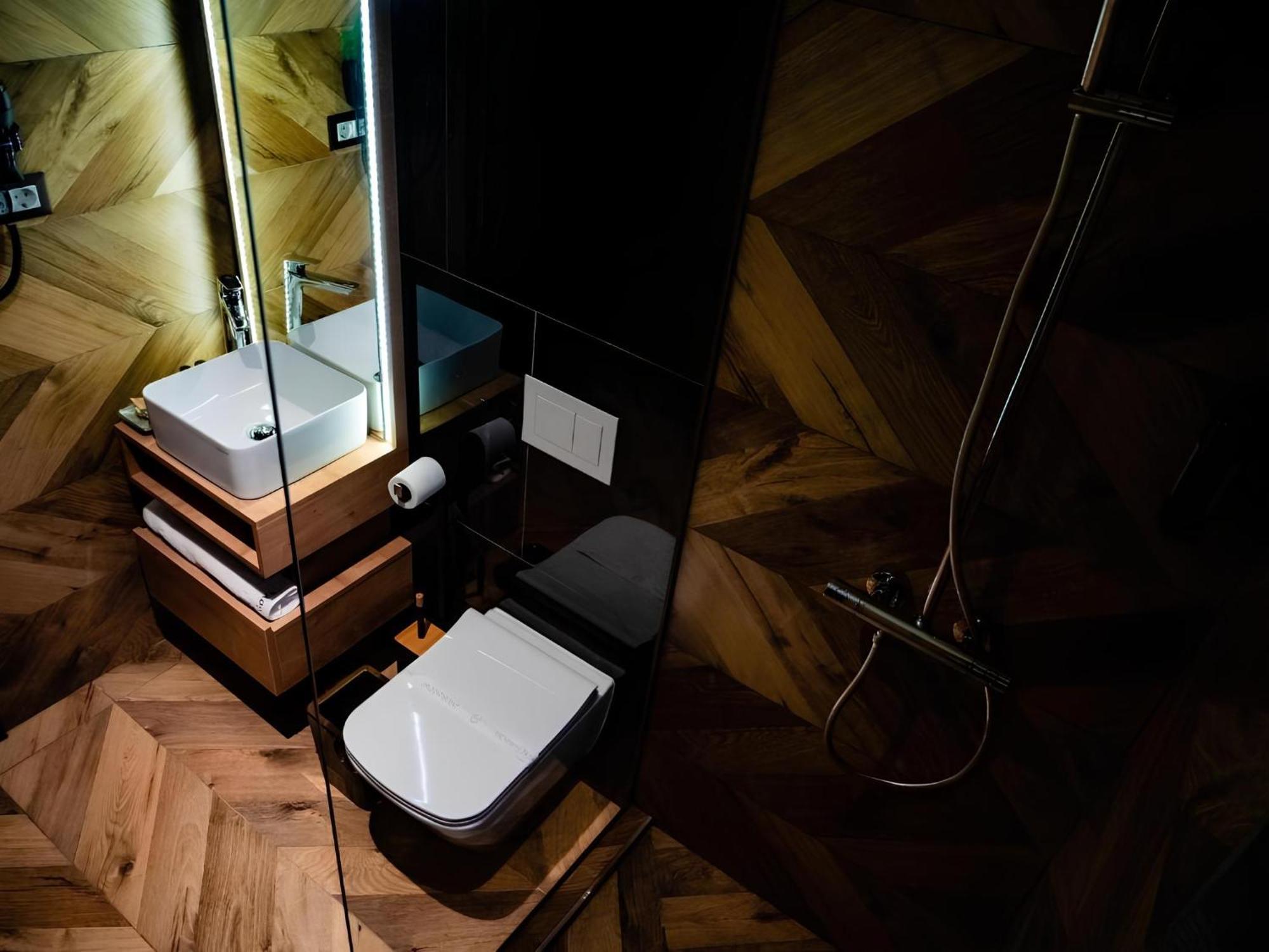 Hotel Goya Boutique Тиргу-Жіу Екстер'єр фото