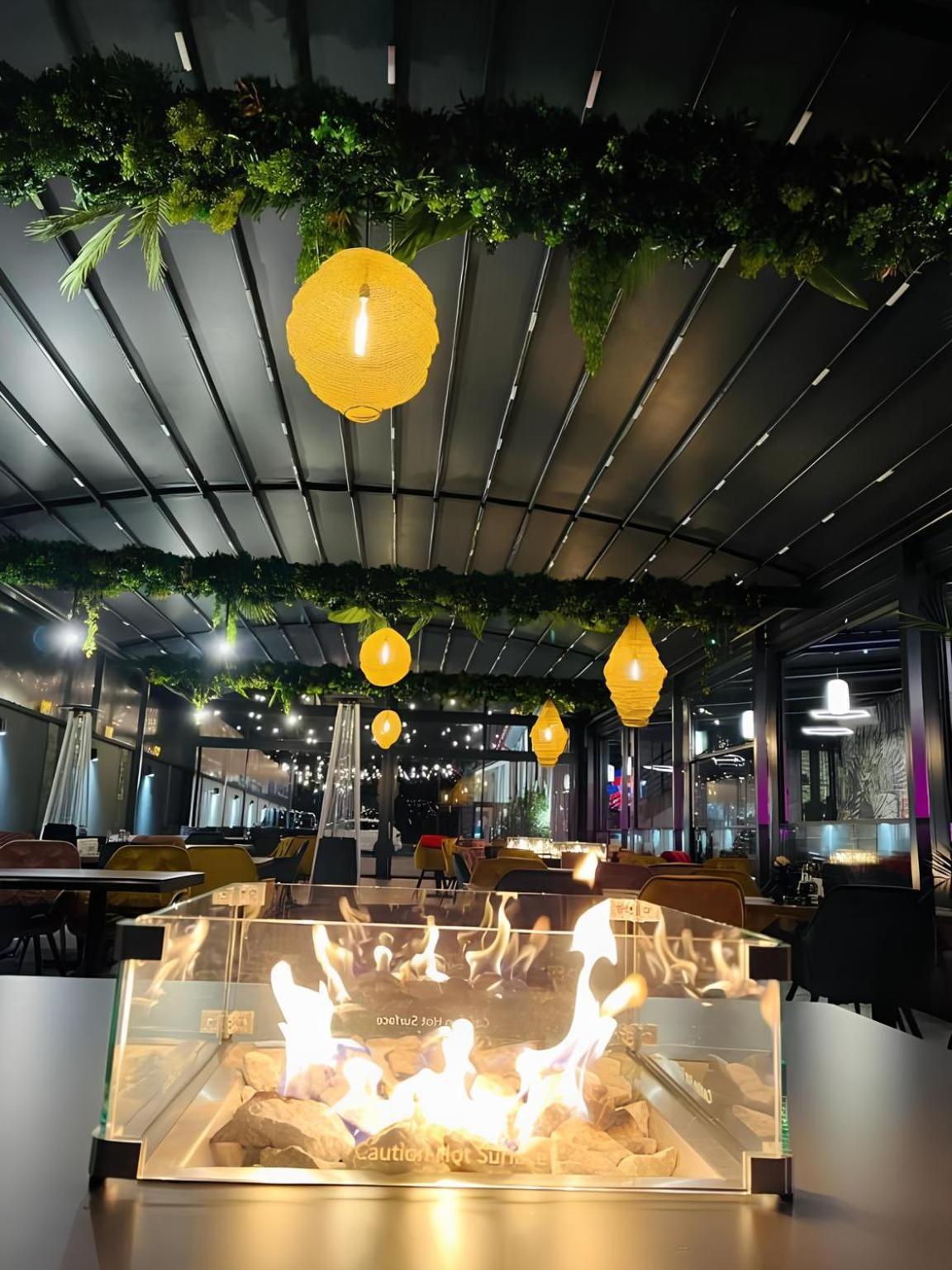 Hotel Goya Boutique Тиргу-Жіу Екстер'єр фото